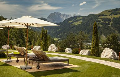 Traumhafter Blick vom Panorama-Saunagarten