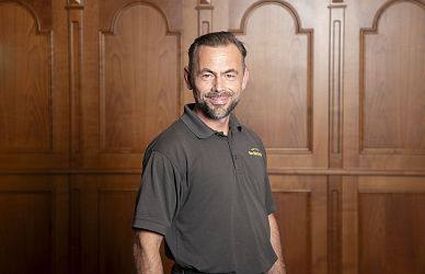 Gabor Gulyas – stellvertretender Chef der Hausmeister