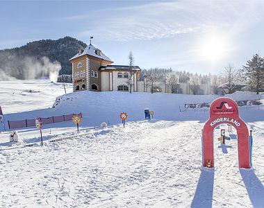 Skilift & Skischule direkt am Hotel